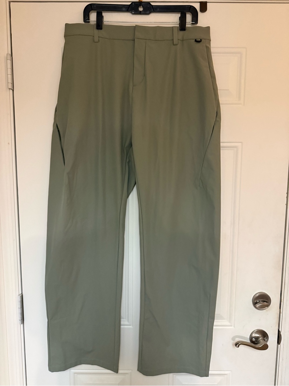 NWT Nike 24:7 Dri Fit loose fit khaki training Pants Men's Size 34x34 $110